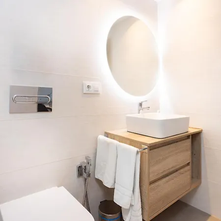 142 Urbania By Sunkeyrents Apartment